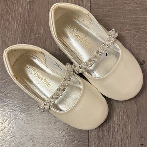 Tip Top Kids Cream Dress Shoes with Pearl Accent